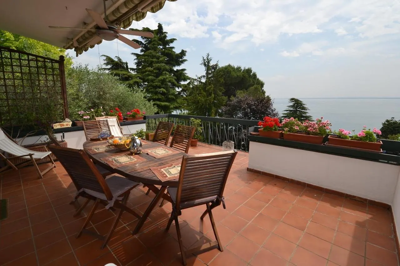 Villa Claudia-La Terrazza Sul Lago Padenghe sul Garda Italy