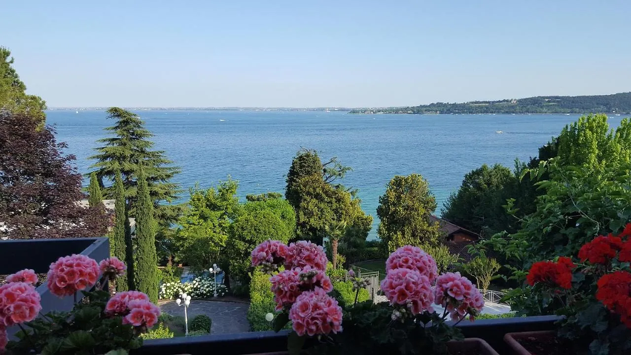 Villa Claudia-La Terrazza Sul Lago Padenghe sul Garda